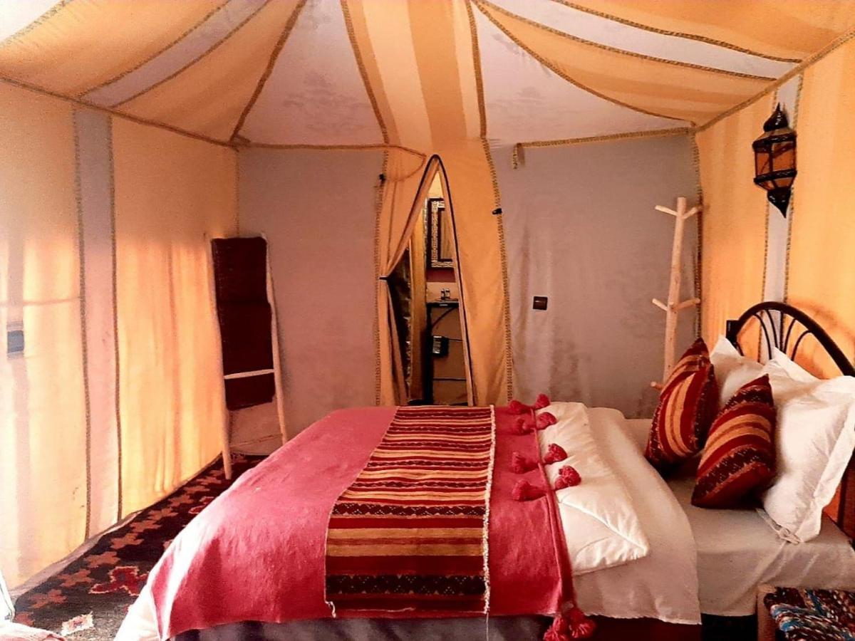 Desert Paradise Luxury Camp Merzouga Bagian luar foto