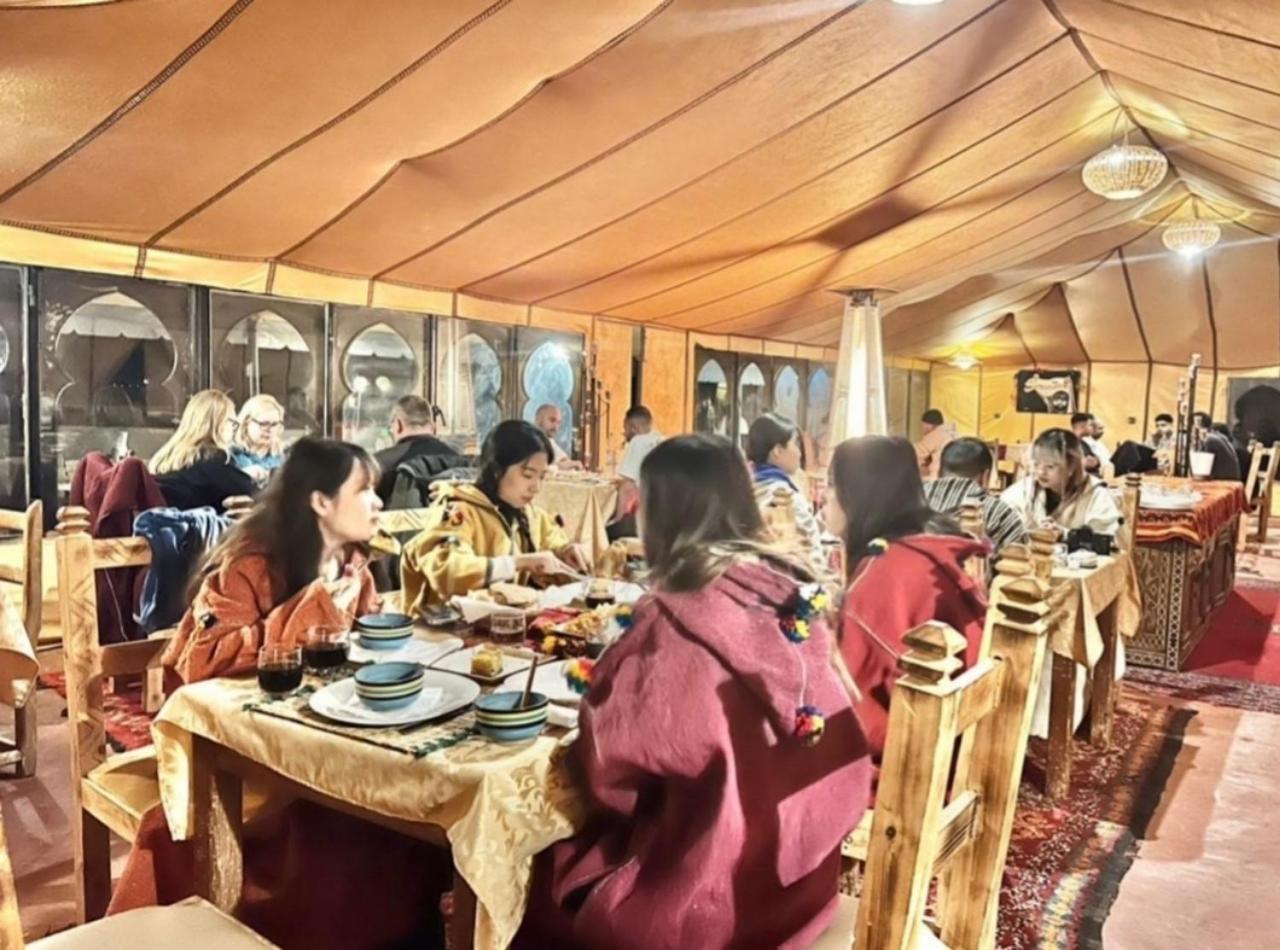 Desert Paradise Luxury Camp Merzouga Bagian luar foto