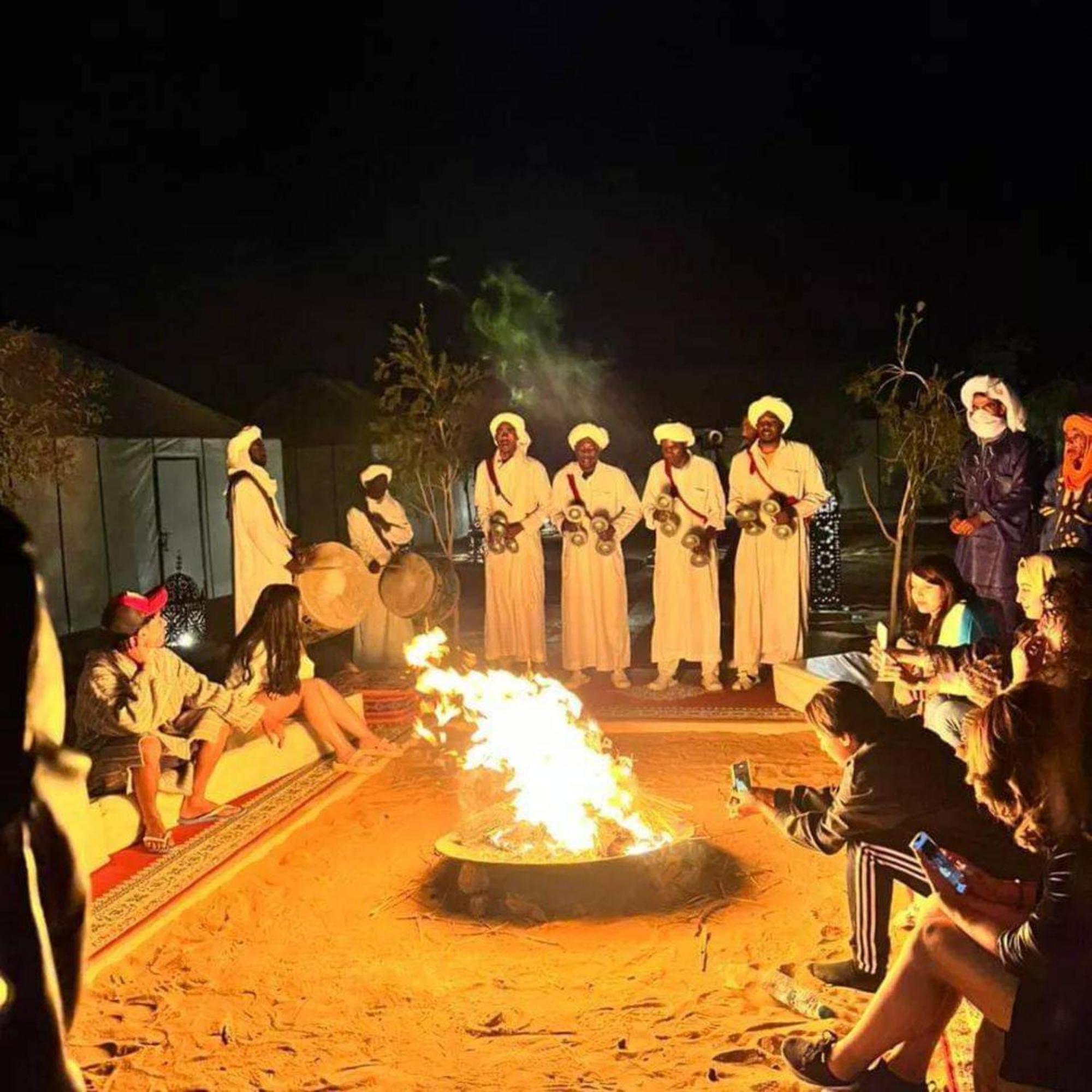 Desert Paradise Luxury Camp Merzouga Bagian luar foto